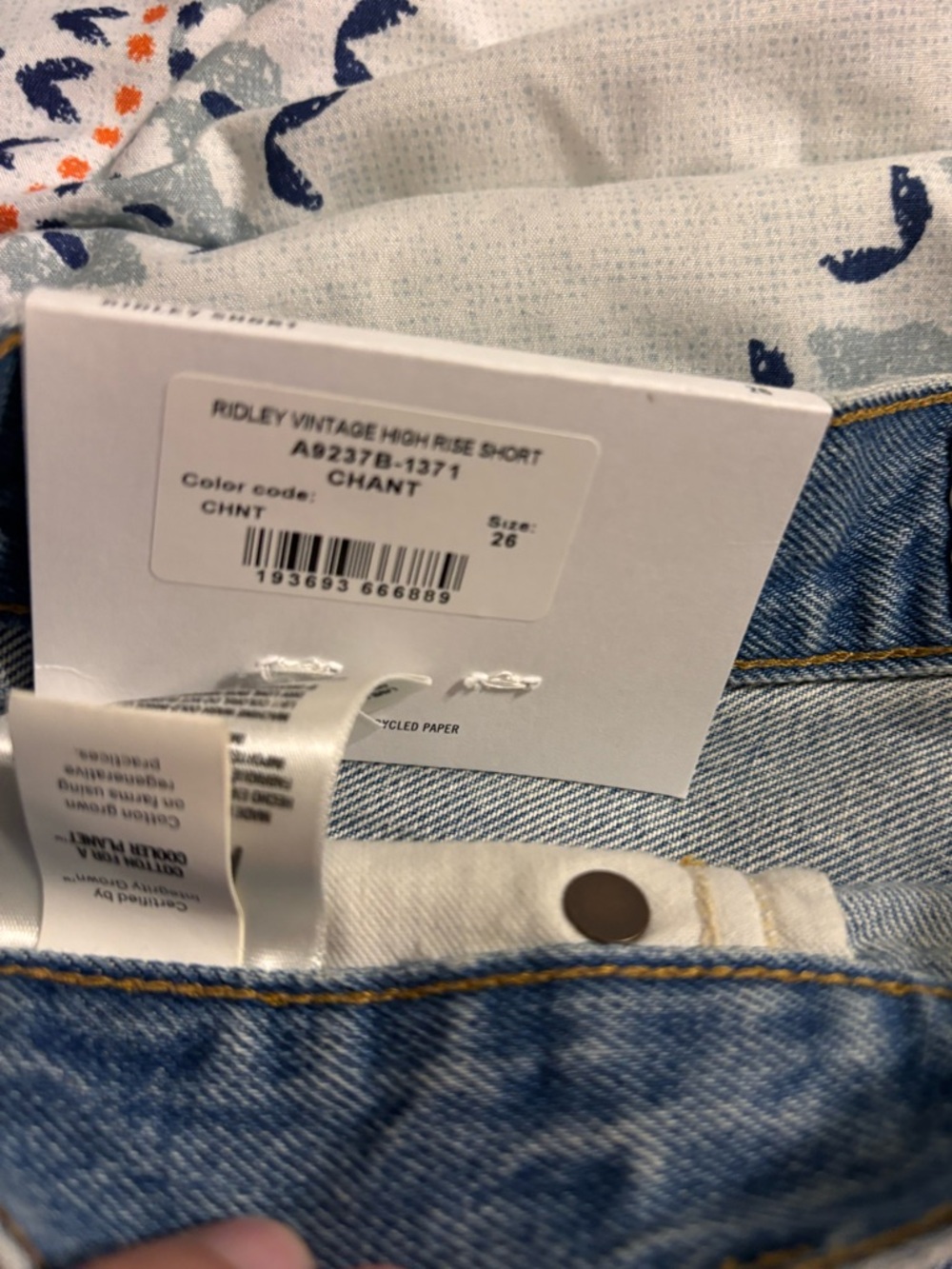 AGOLDE NWT Ridley Short Chant High Rise Vintage Denim Cut Off Jeans Size 26 - Picture 6 of 10